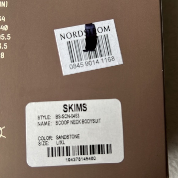 SKIMS Essential Scoop Neck Bodysuit in Sandstone - Picture 4 of 15